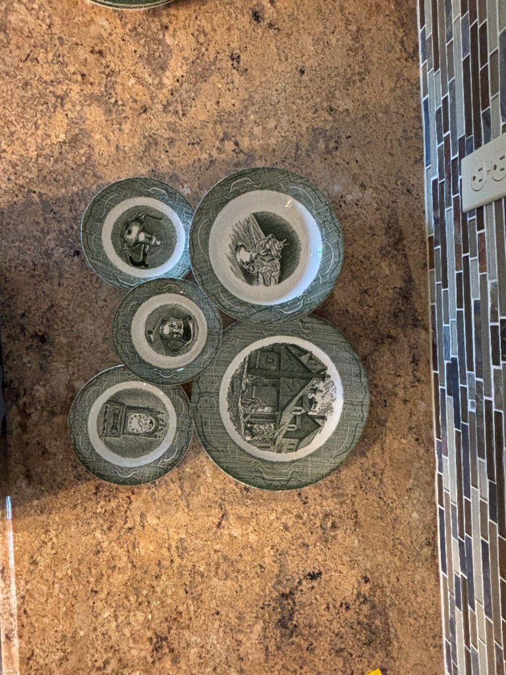 The Old Curiosity Shop 5-Piece Green Dinner Dishes Vintage  #4